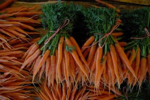 Porkkananippuja