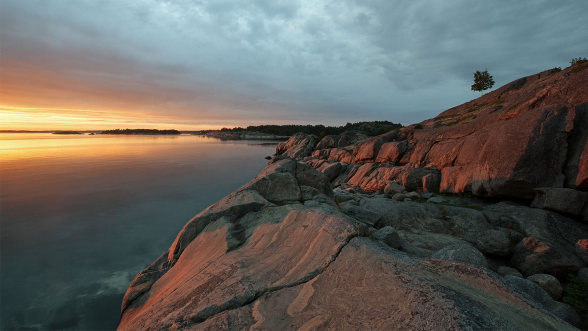 Aurinko laksee Konungskärillä