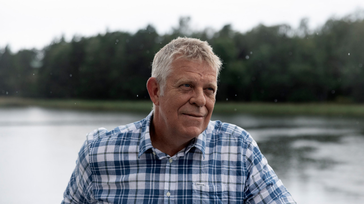 professori Alf Norkko Itämeren rannalla